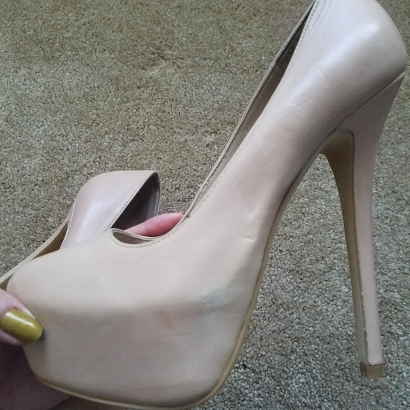 Steve Madden Nude Platforms - Picture 3 of 5